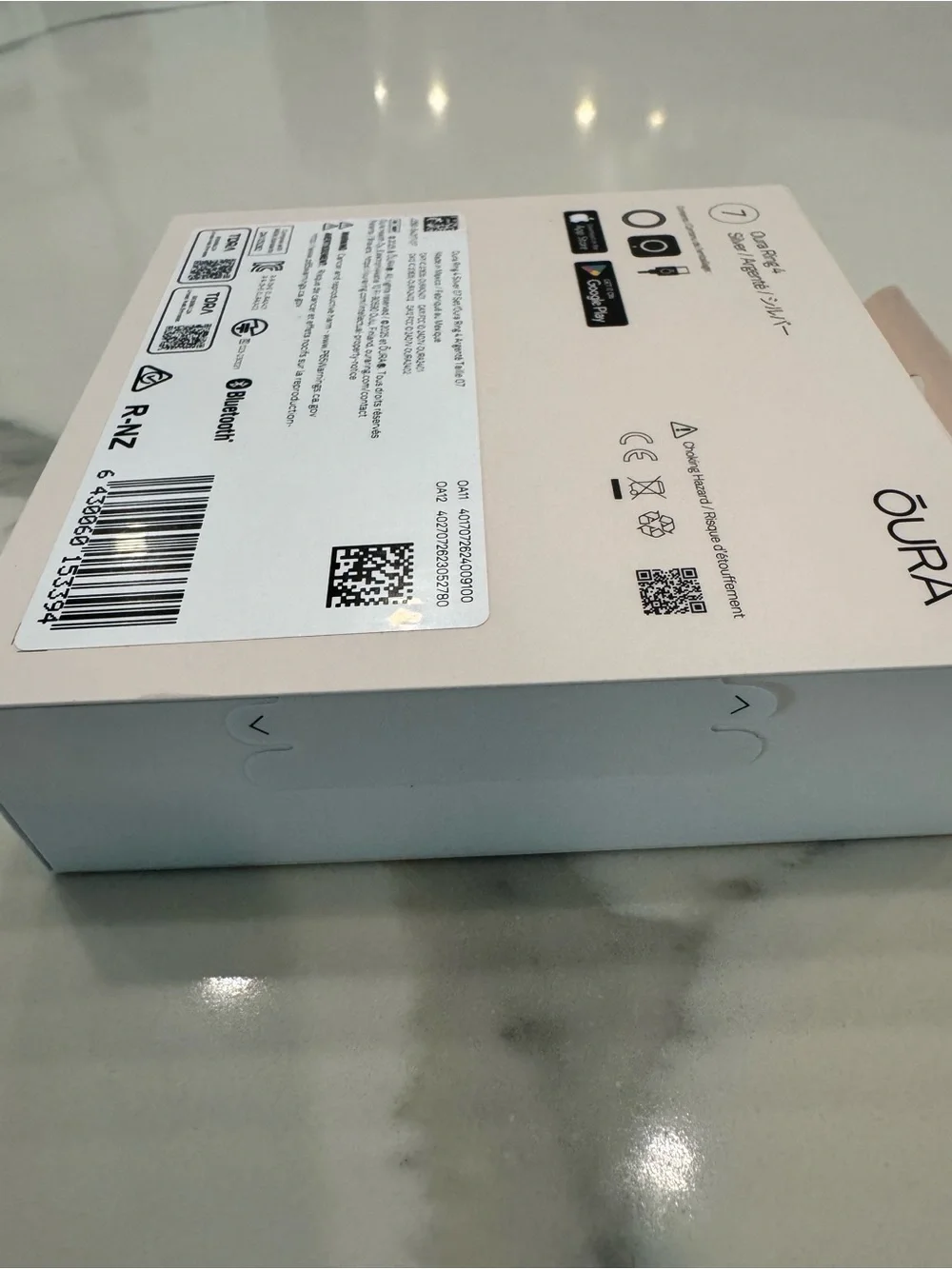 NEW IN BOX Oura Ring 4 Smart Ring – Silver Size 7 (+ free silicone ring covers)